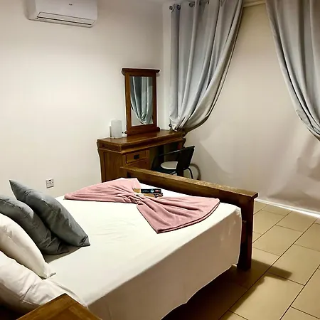 Nissi Sandy Bay C09 Apartment